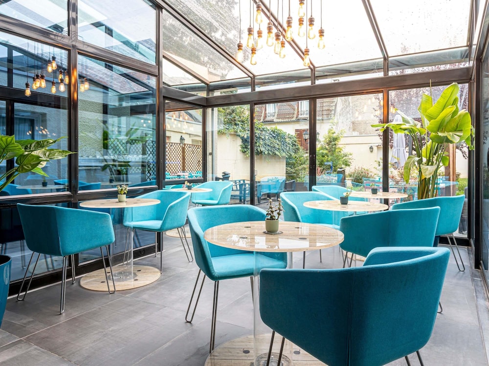 restaurant cafeteria