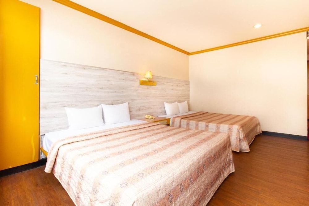 Hwa Nan Hotel 22/70