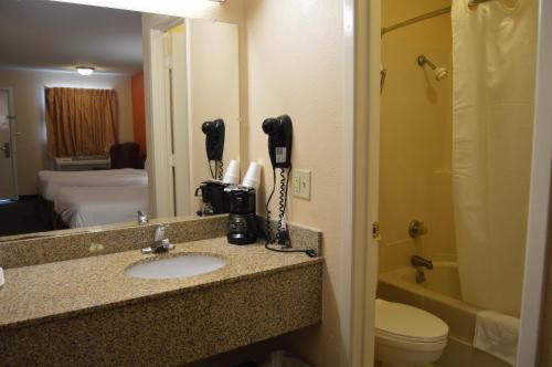 Americas Best Value Inn Gainesville, TX 26/27