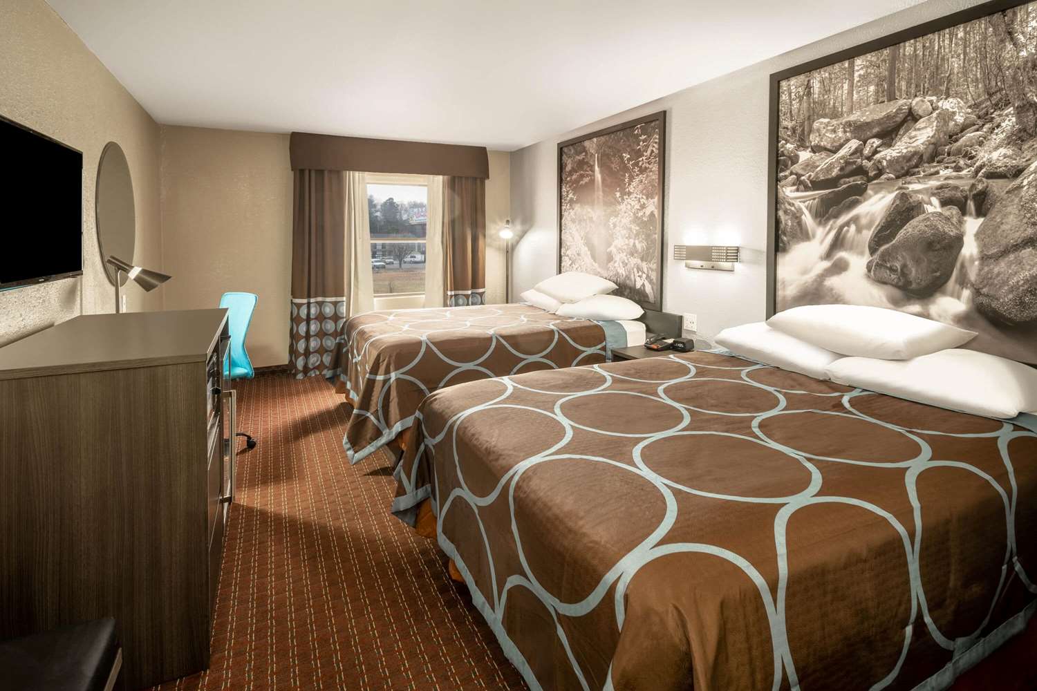 Super 8 by Wyndham Cleveland TN 28/36