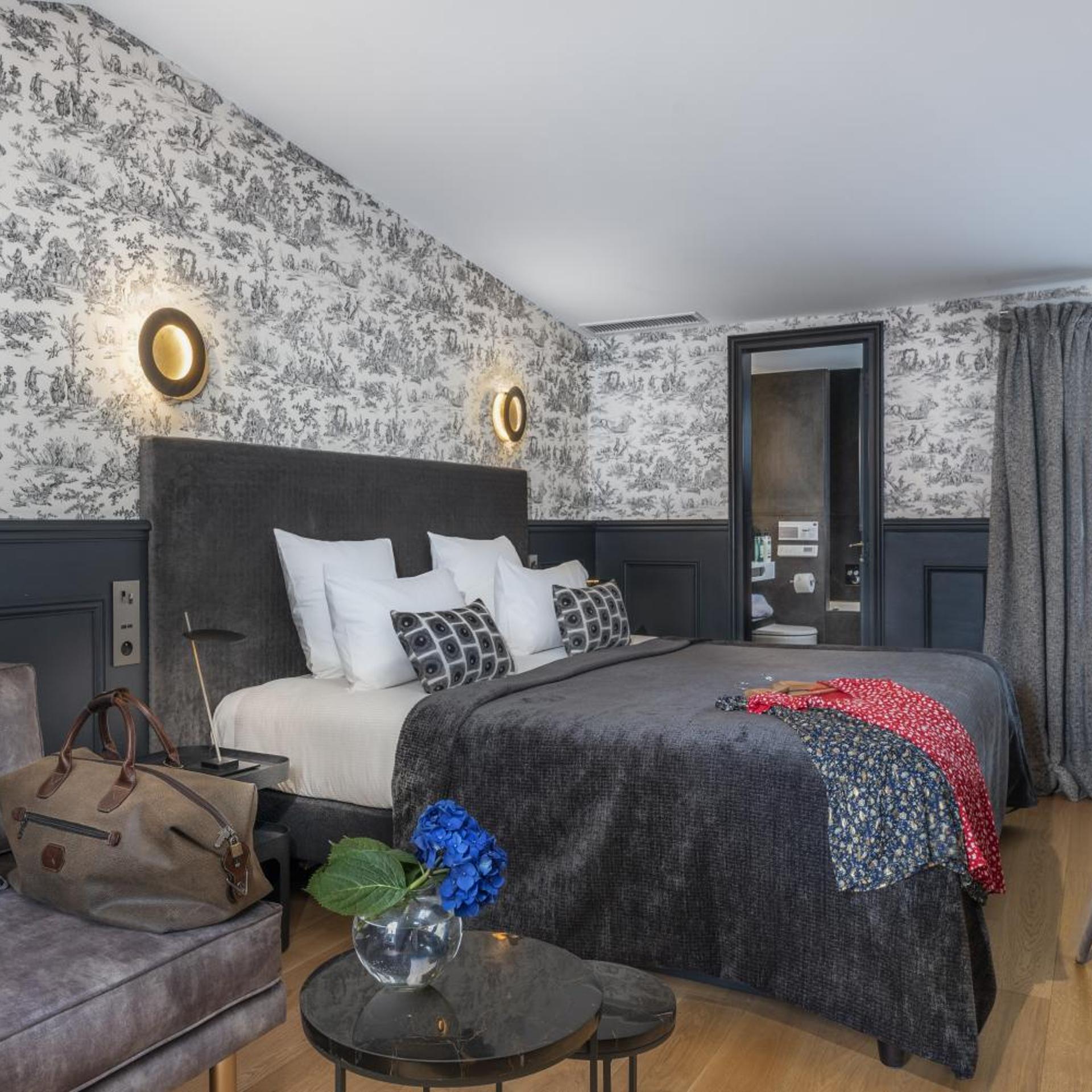 Junior Suite, Sofa