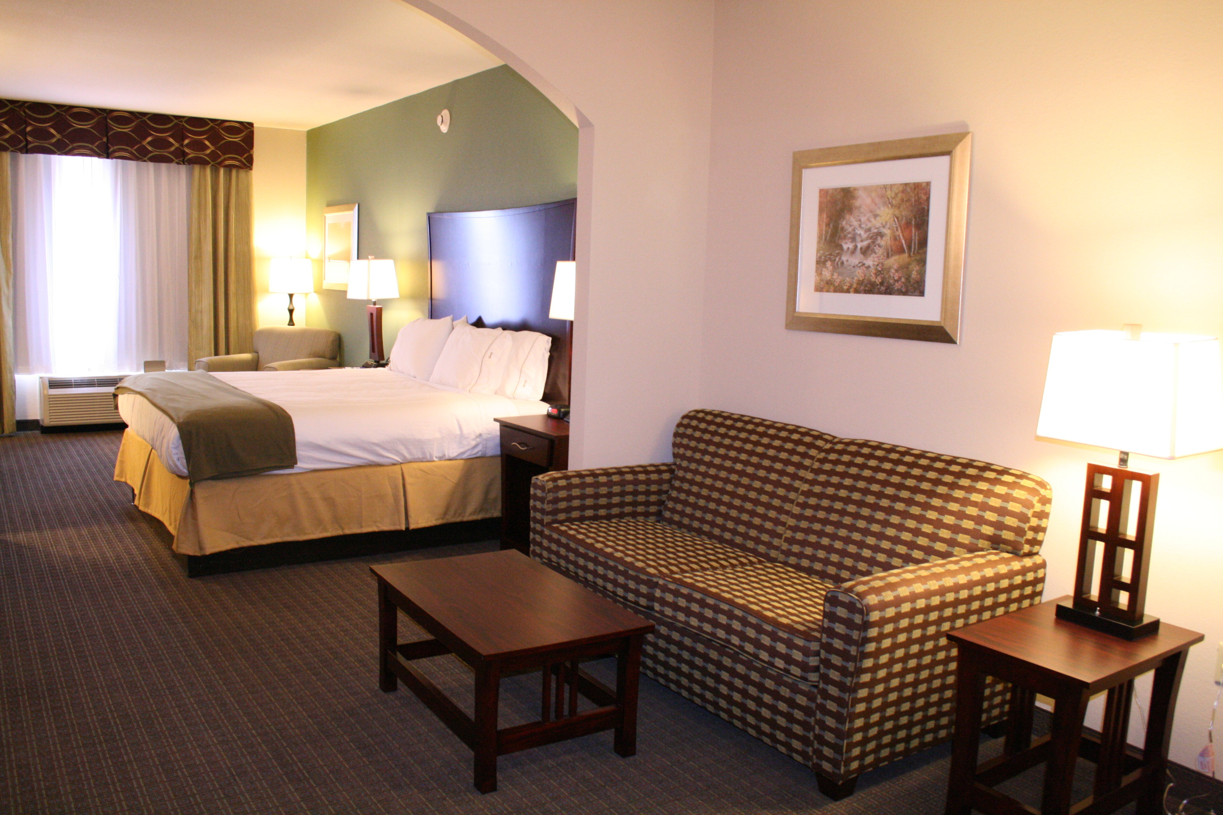 Holiday Inn Express Hotel And Suites Pratt 30/55