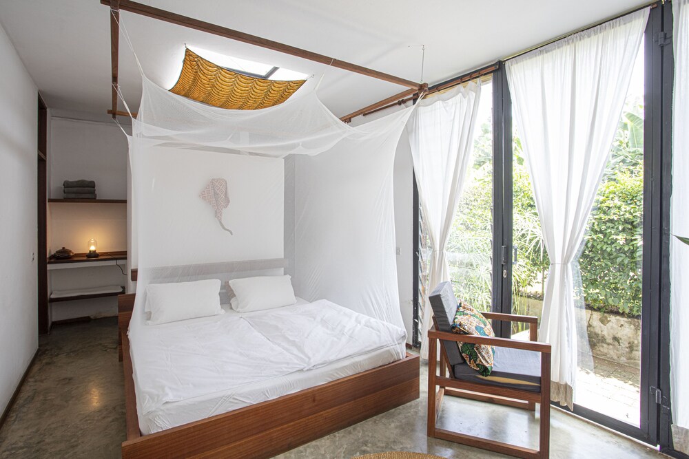 Kaliwa Lodge 12/49