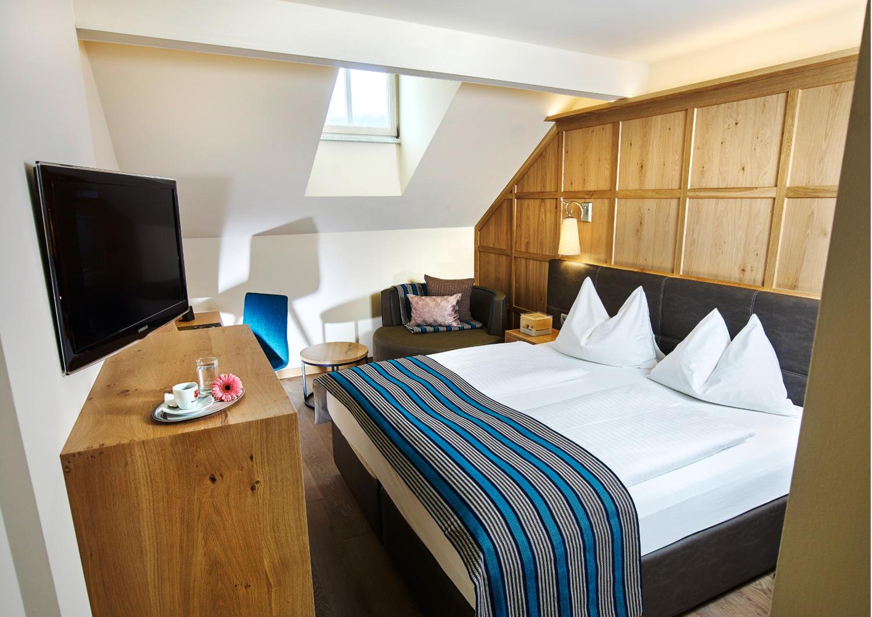 City, Double Bed