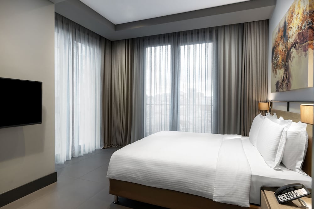 2 BEDROOMS, LUXURY