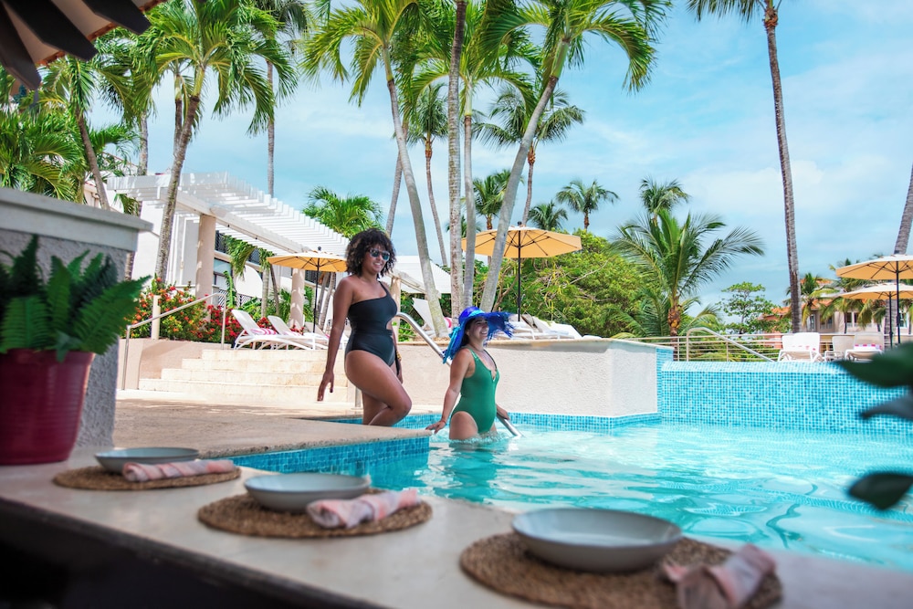 Wyndham Palmas Beach & Golf Boutique Resort 56/66