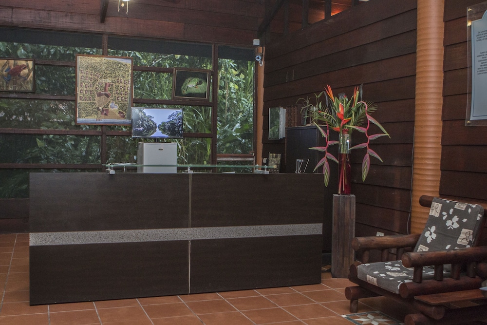 ANINGA LODGE 7/58