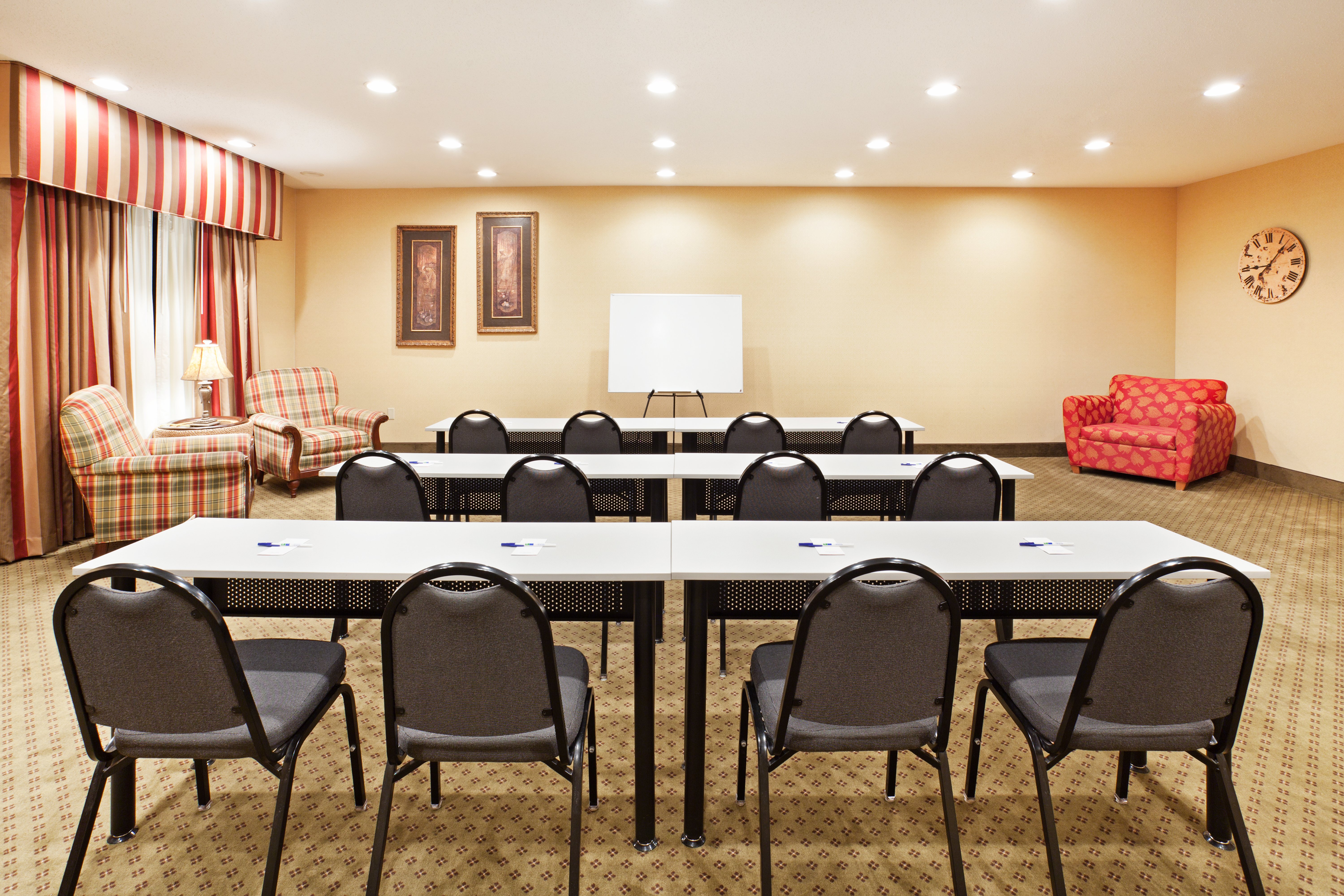 Holiday Inn Express Hotel & Suites Pikeville 42/44