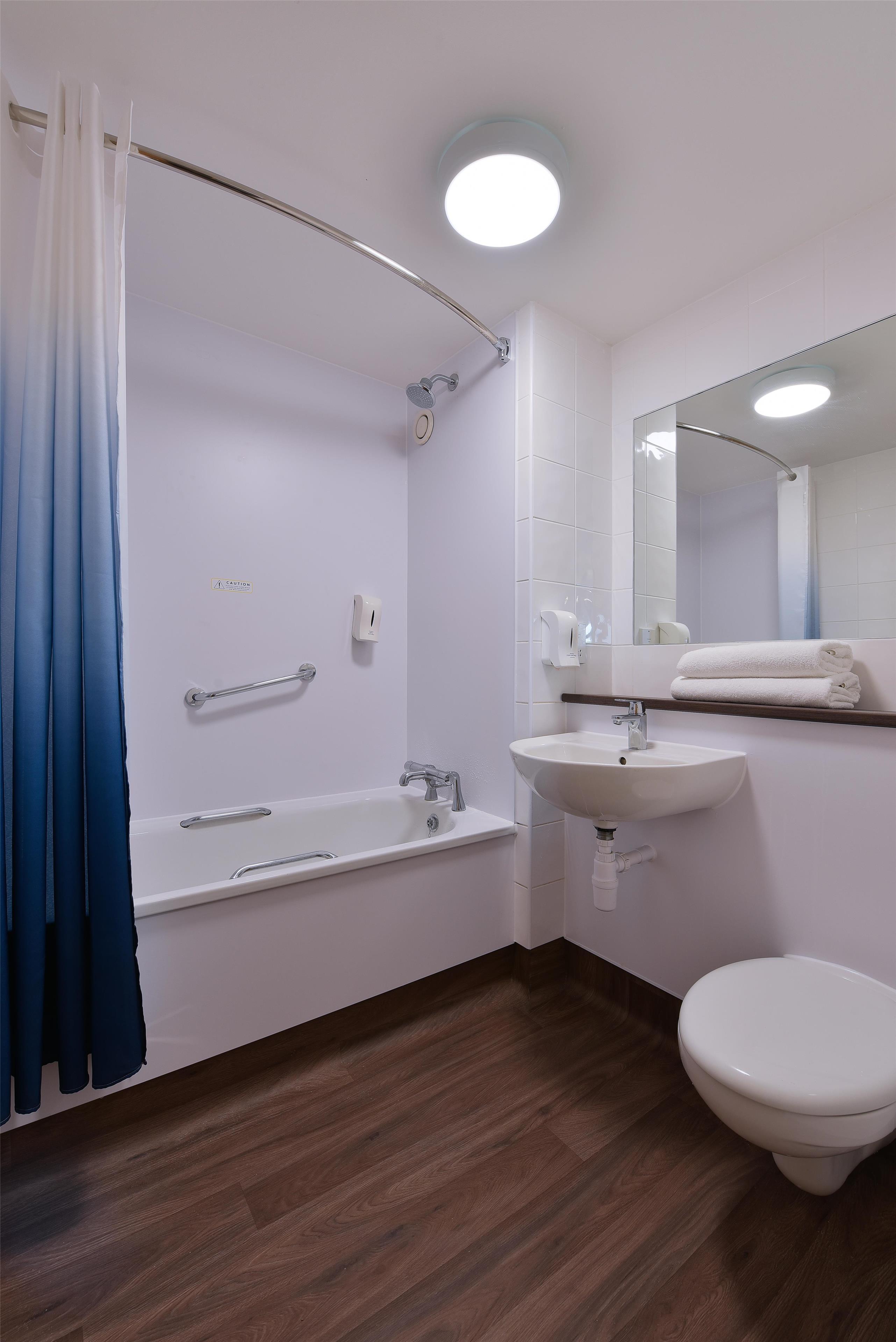 Travelodge Swansea Central 53/54