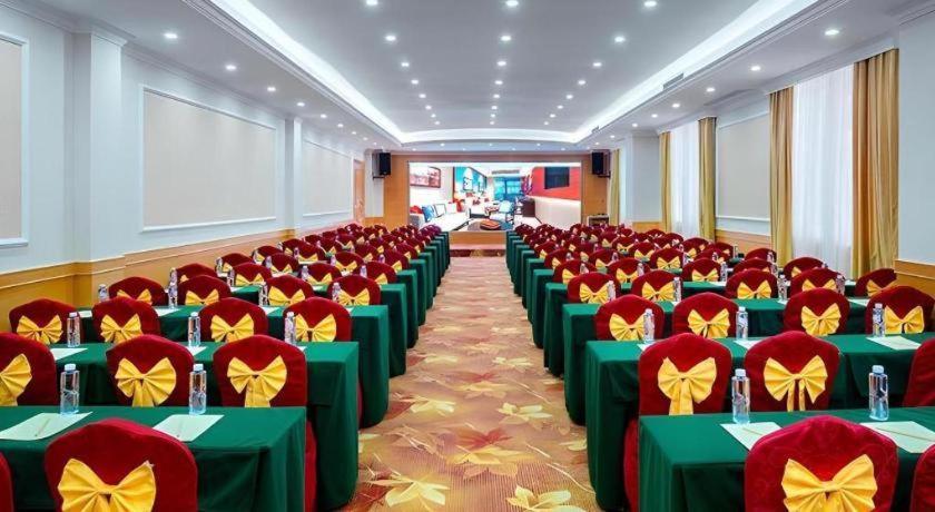Vienna Hotel (Shenzhen Bantian Vanke Diwuyuan) 41/49