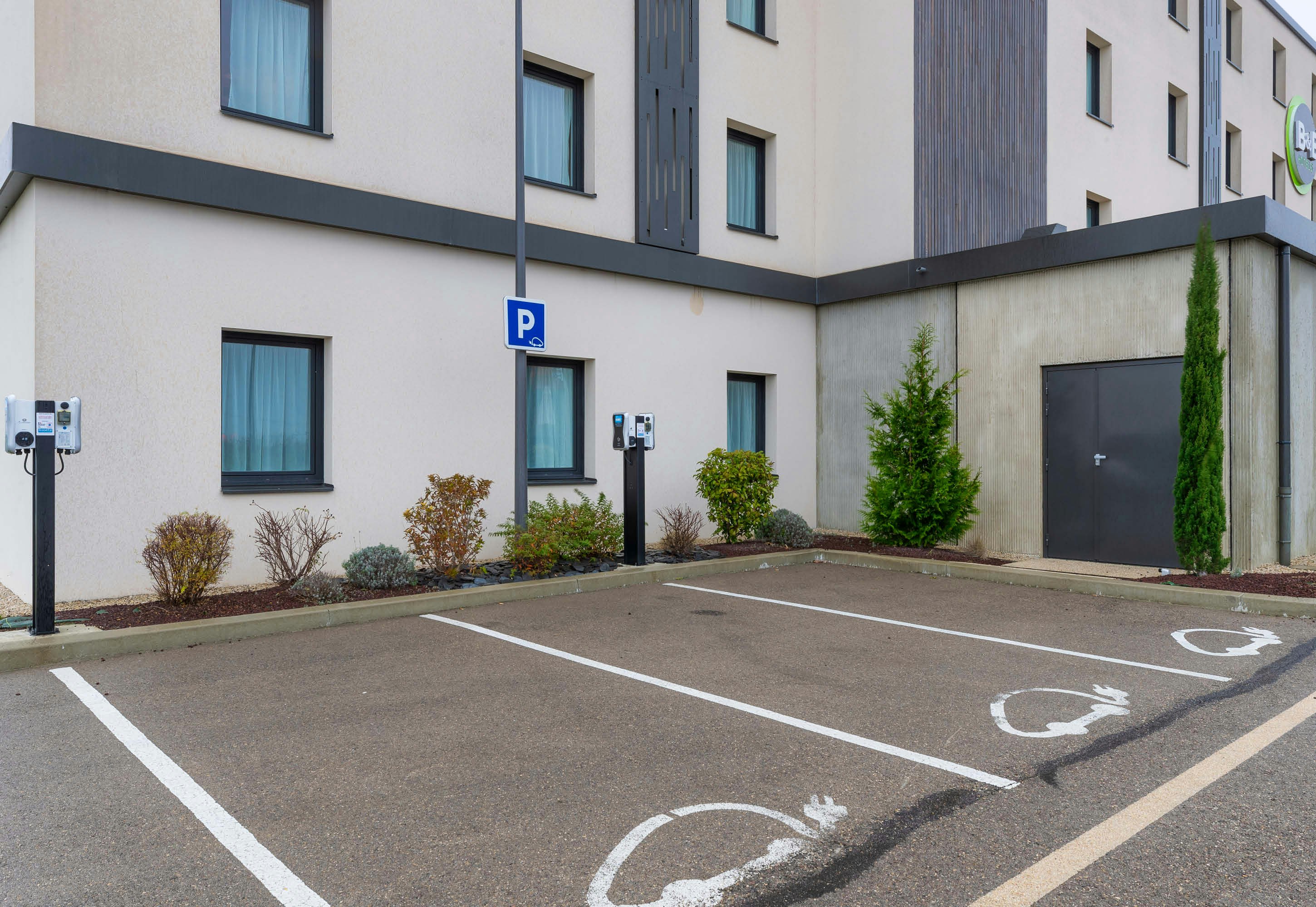 B&B Hotel Troyes Magasins d usine 21/26