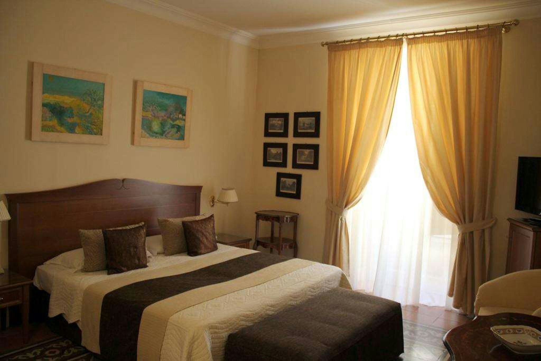 Akropolis Hotel 24/63