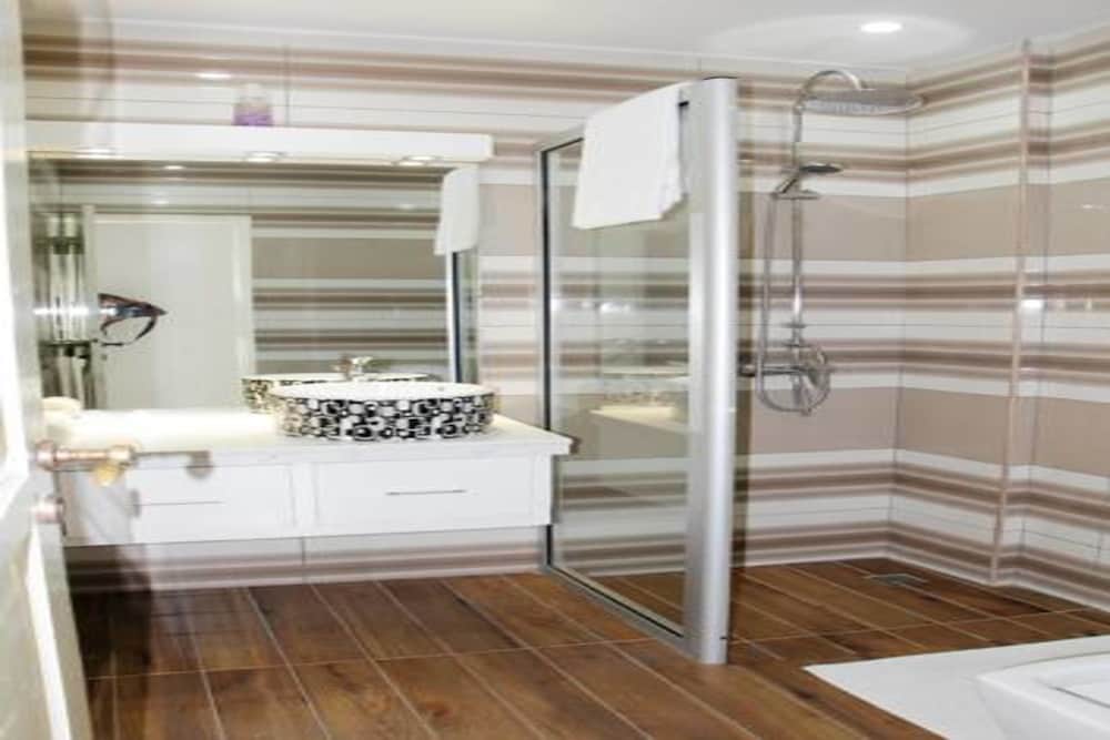 Miliet Hotel 30/30