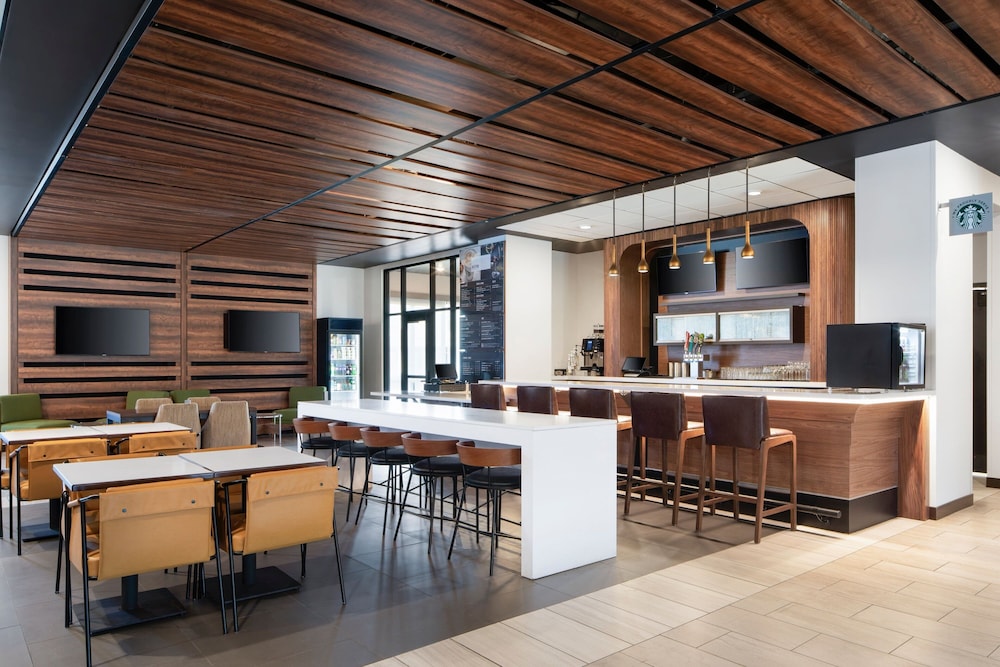 Courtyard by Marriott Seattle SeaTac Airport 33/49