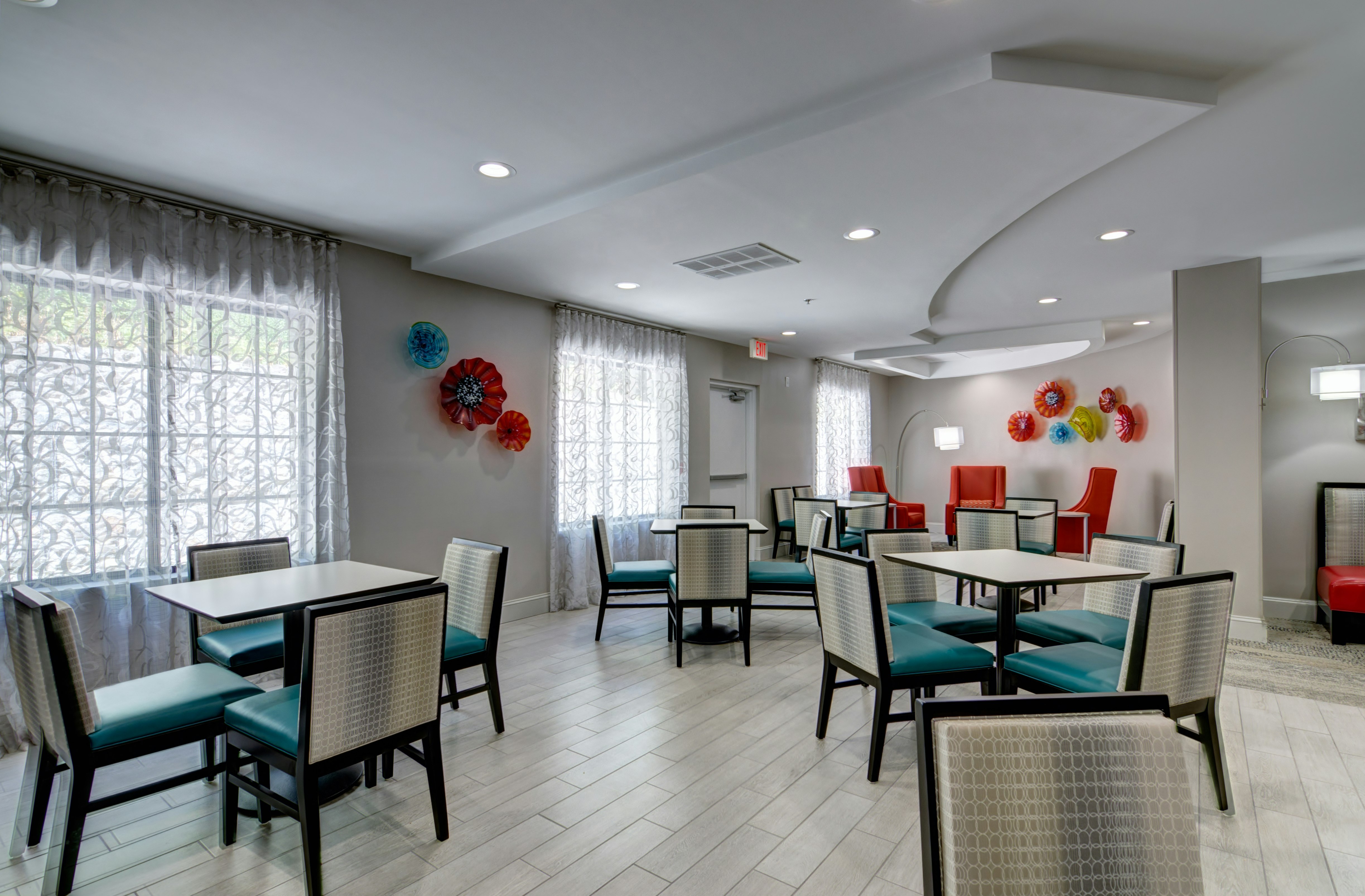 Hampton Inn Salem 48/59