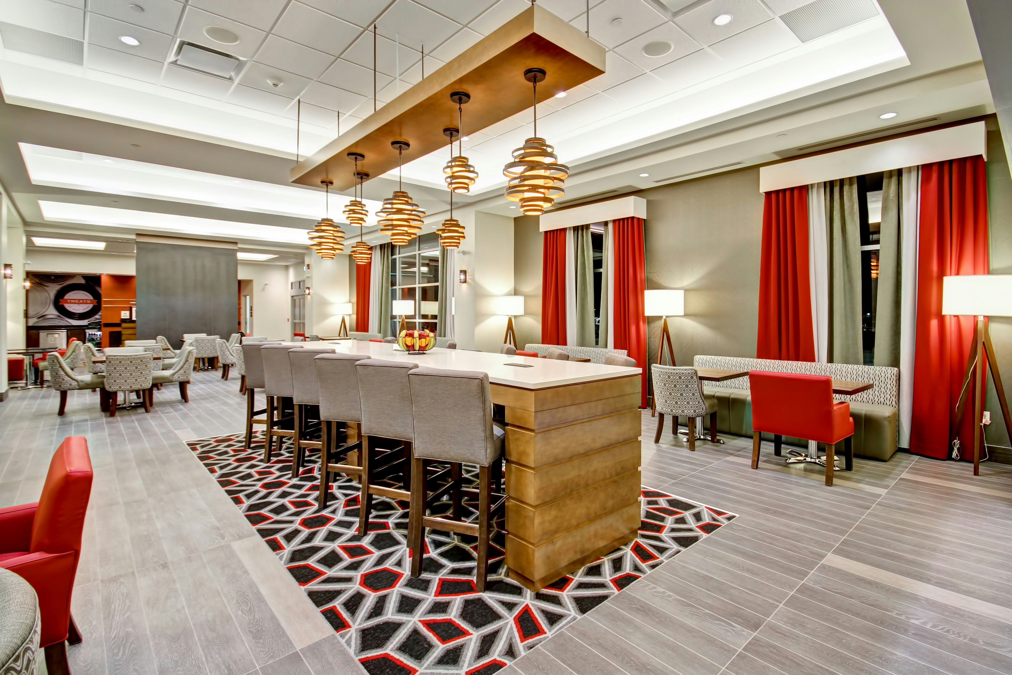 Hampton Inn Suites By Hilton Medicine Hat 7/42