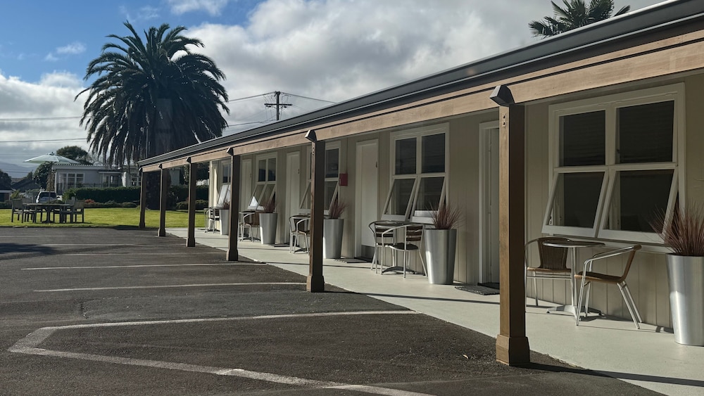 Bristol Motel 30/43