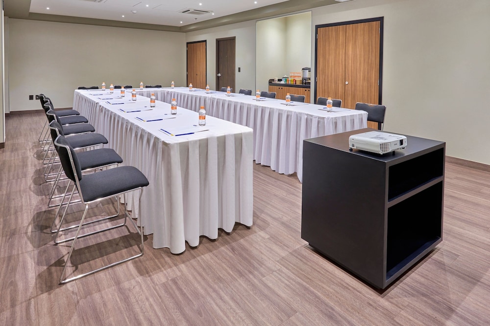 City Express by Marriott Tijuana Otay 35/38