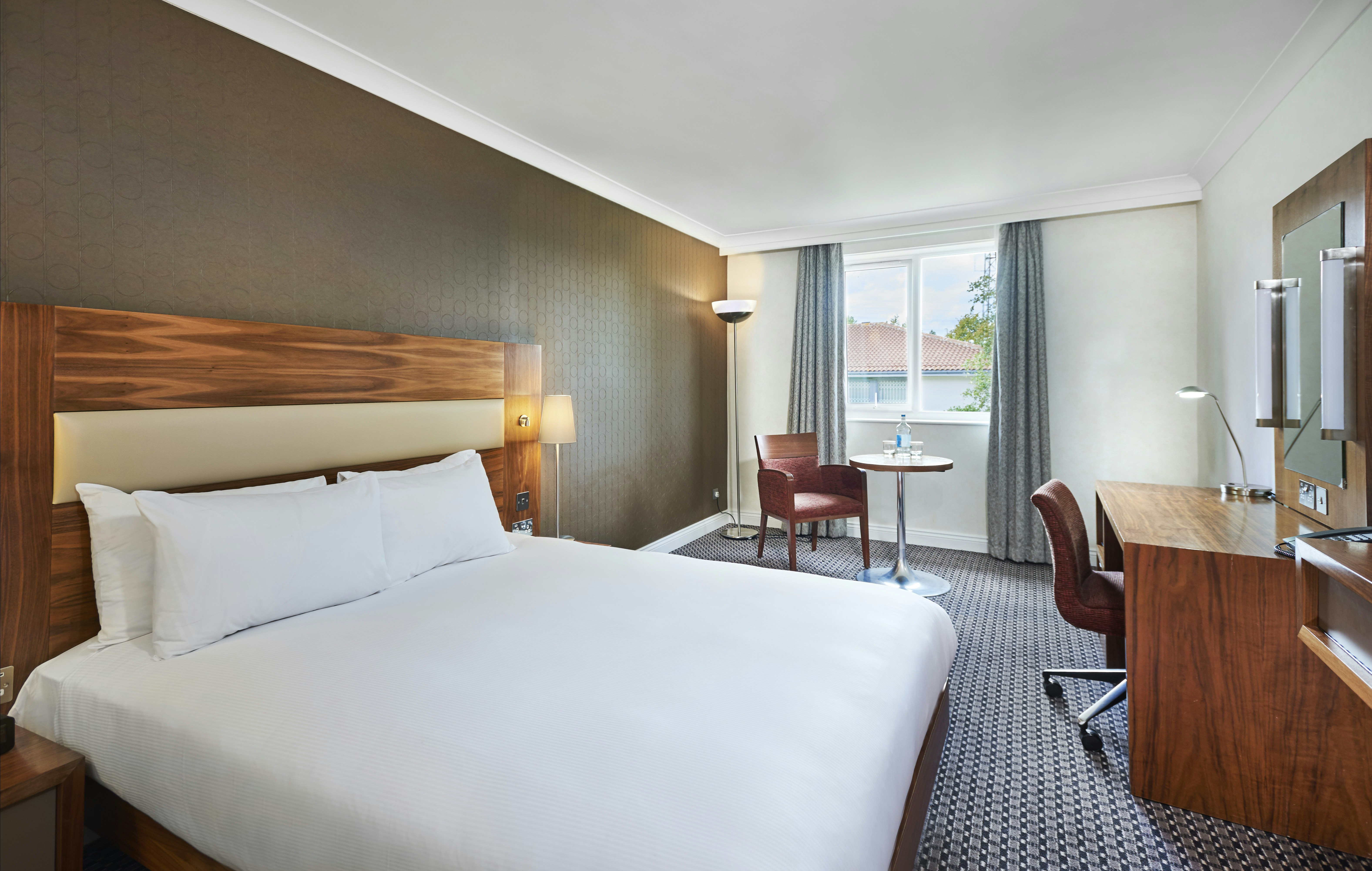 GUEST ROOM, QUEEN BED