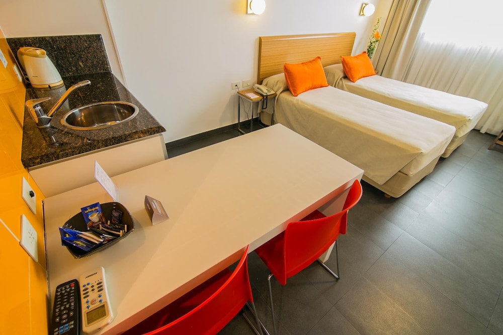 ROBERTA ROSA DE FONTANA SUITES 9/41