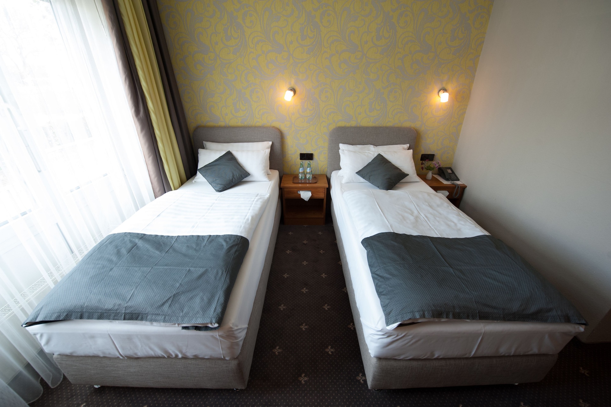 Room, Twin Beds