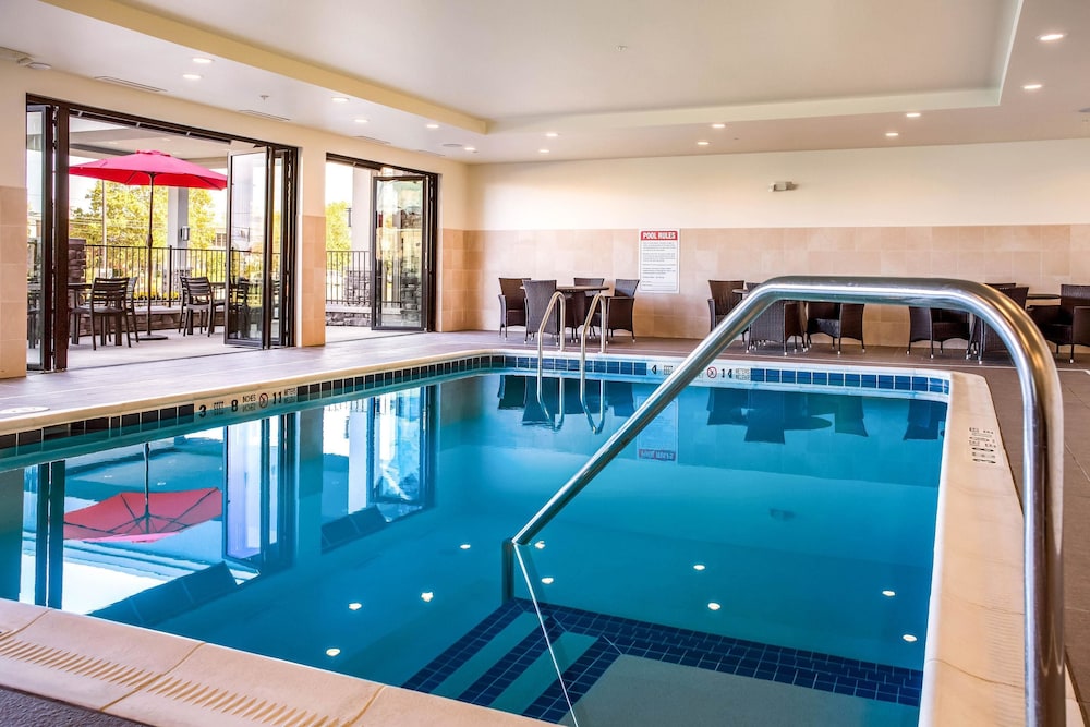 Comfort Inn and Suites Niagara Falls Blvd USA 11/36