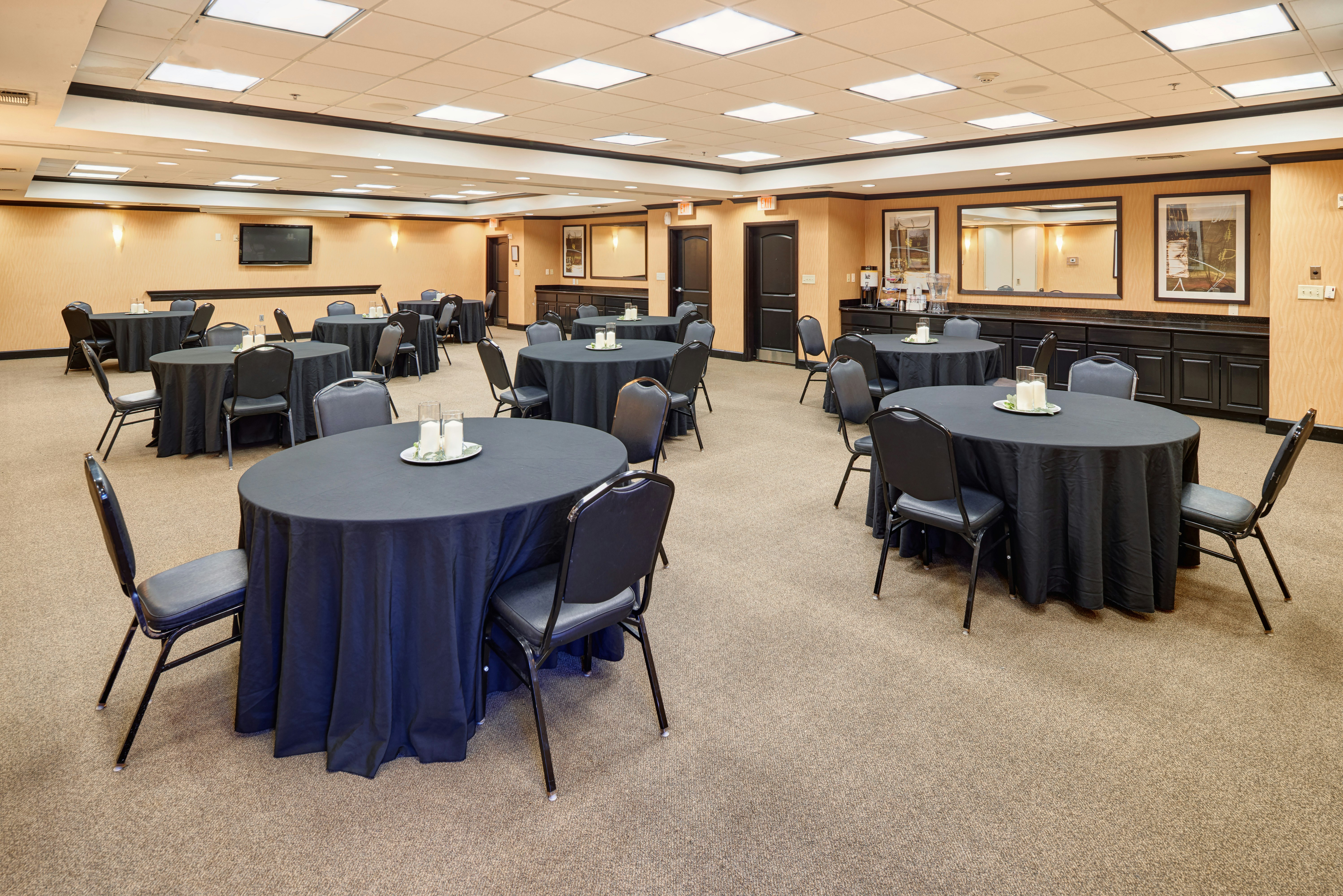 Hampton Inn and Suites Longview North 28/36