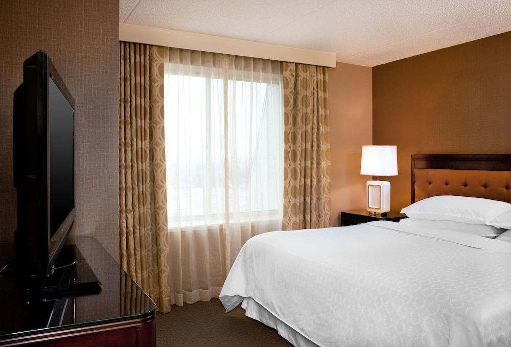 Room at Sheraton Great Valley Hotel, MALVERN - PA