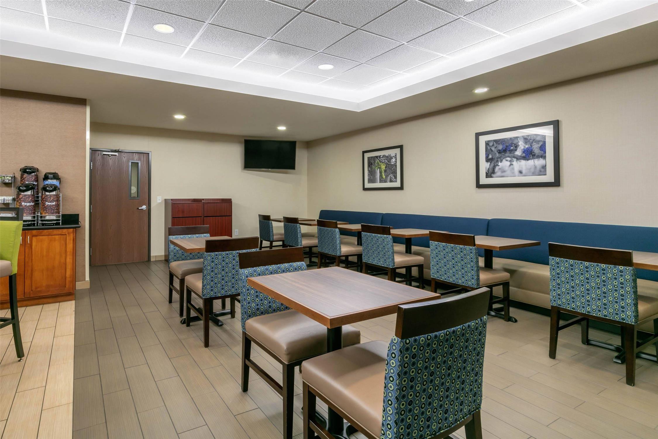 Comfort Inn & Suites Marion I-57 35/44