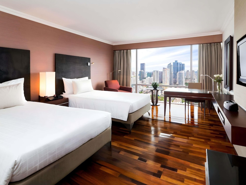 EXECUTIVE, TWIN BEDS, CLUB LOUNGE ACCESS