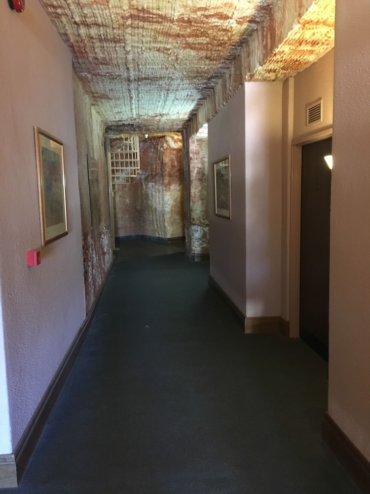Desert Cave Hotel 8/50