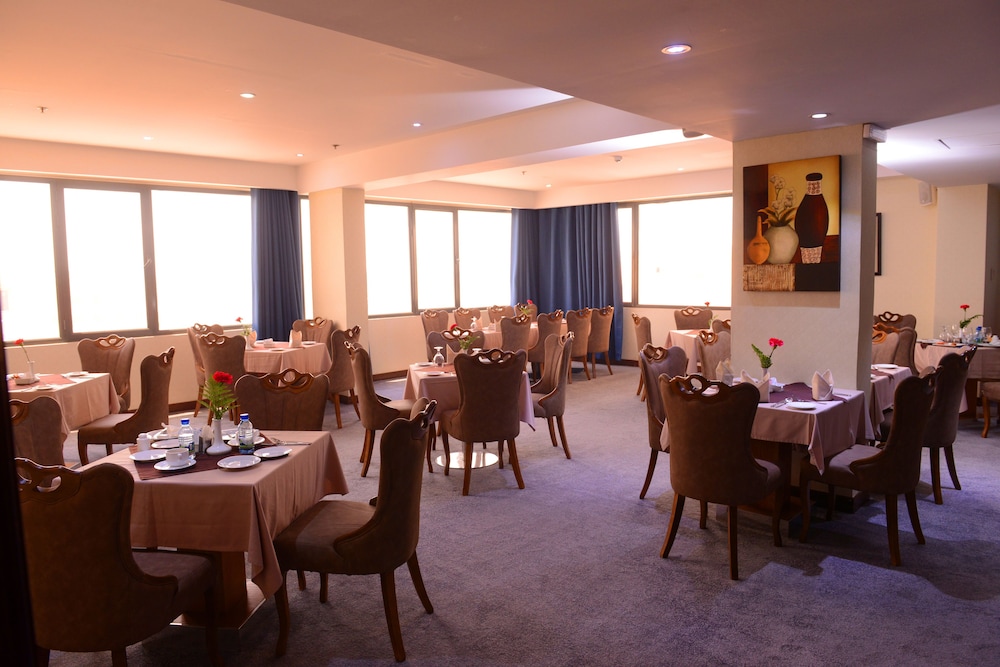 JUFFAIR GATE HOTEL 46/52