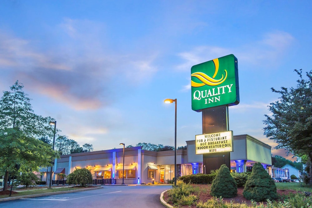 Quality Inn & Conference Center Brattleboro North 3/64