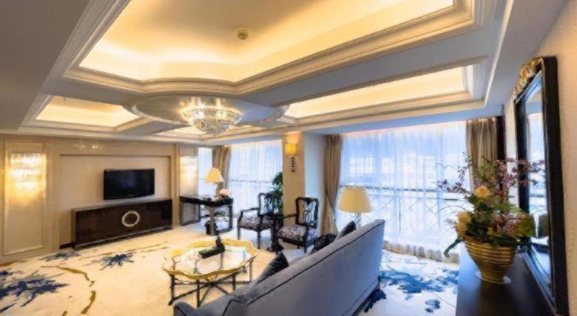 Yunhat Hotel 45/52