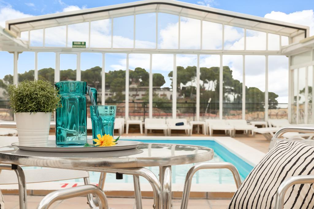 Mercedes Hotel 29/56