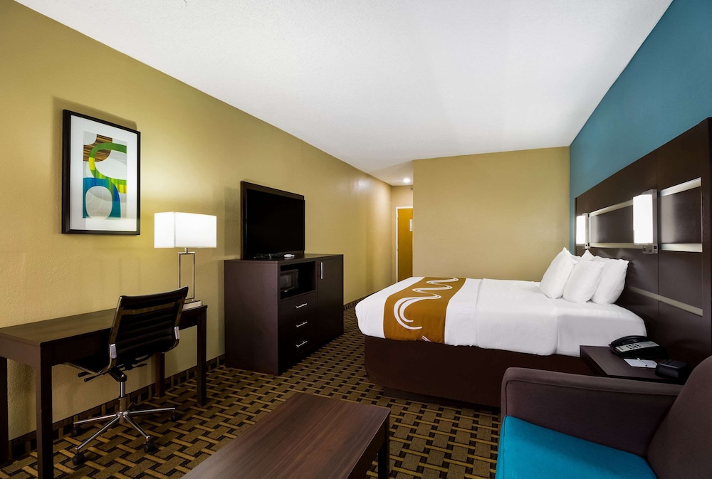 Standard, King Bed, Sofa, Quality Inn Houston East I-10 3/4