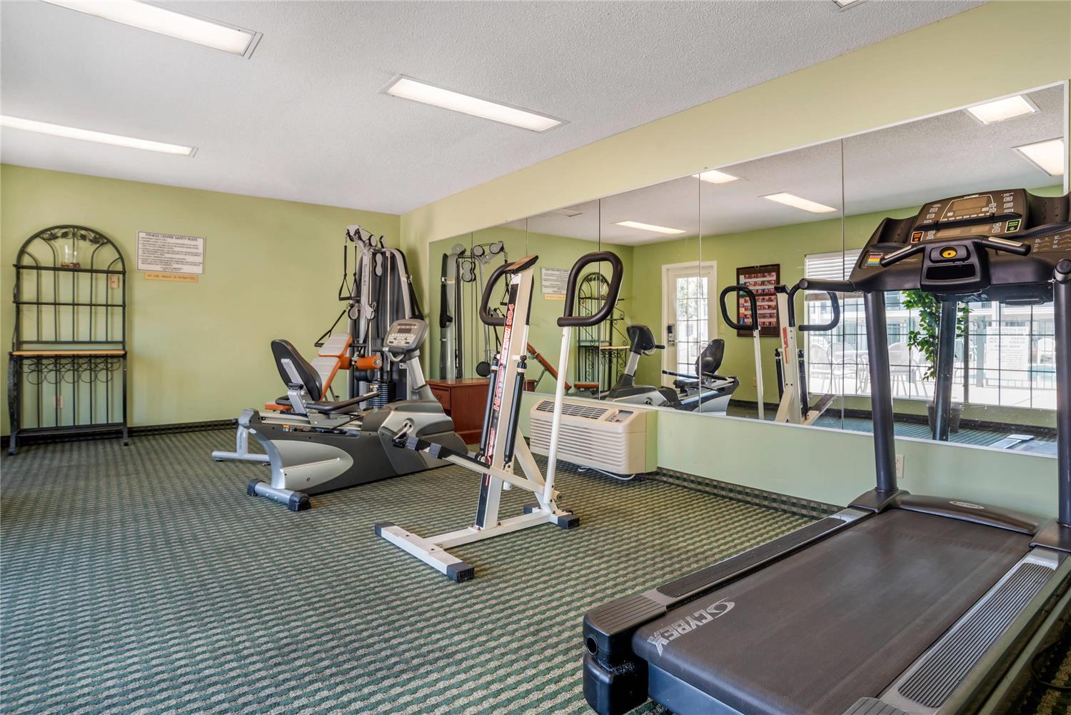 Econo Lodge Tupelo Barnes Crossing 14/31