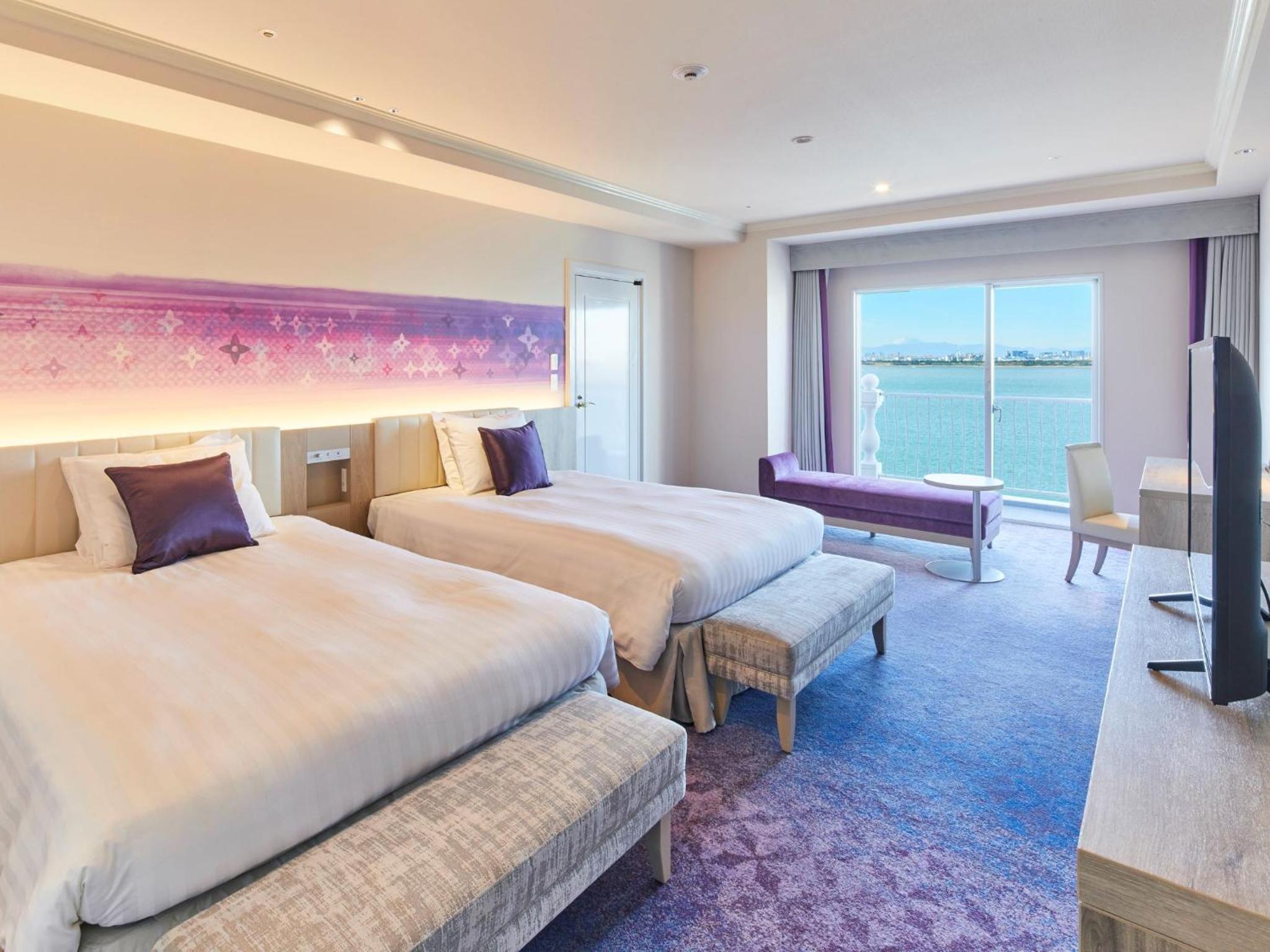 Executive, Suite, Bay View, Lounge Access