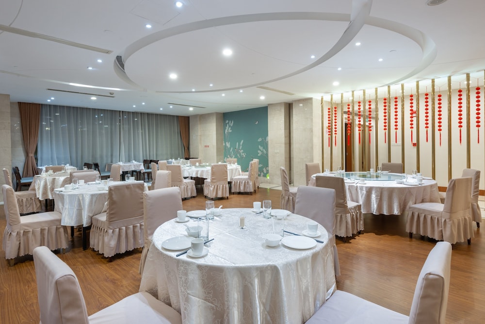 Holiday Inn Shanghai Pudong Nanpu 58/76