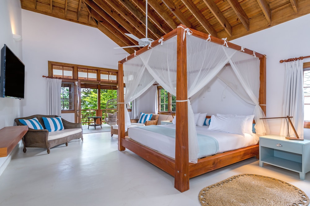 4 BEDROOMS, LUXURY, VILLA