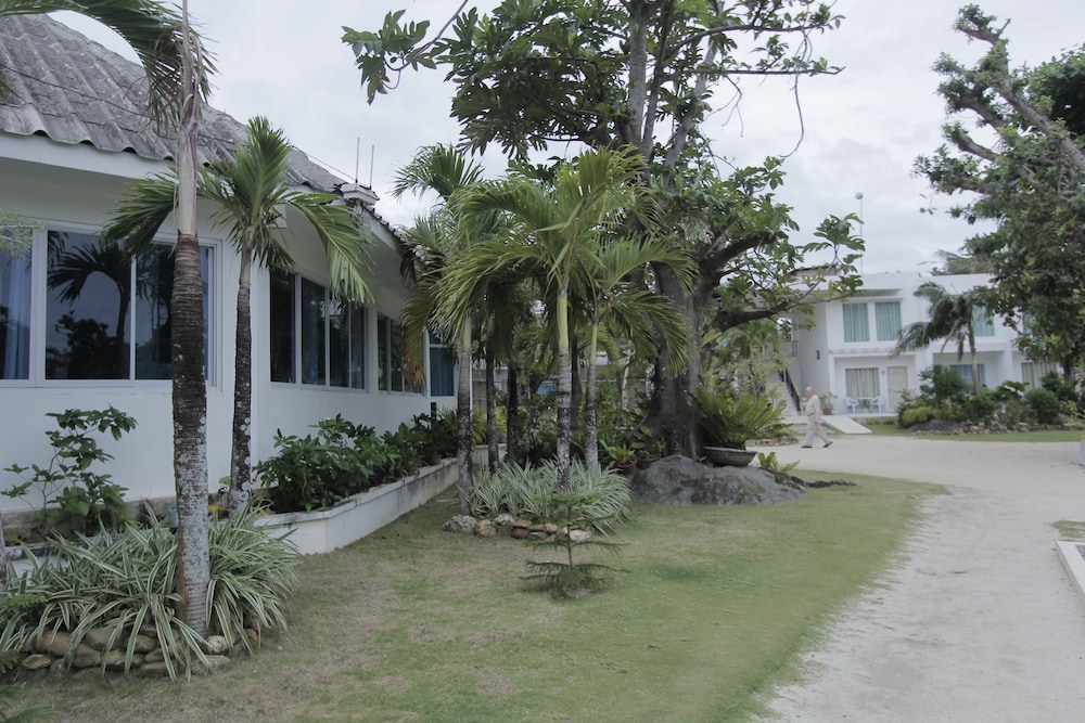 CASA PILAR BEACH RESORT 4/35