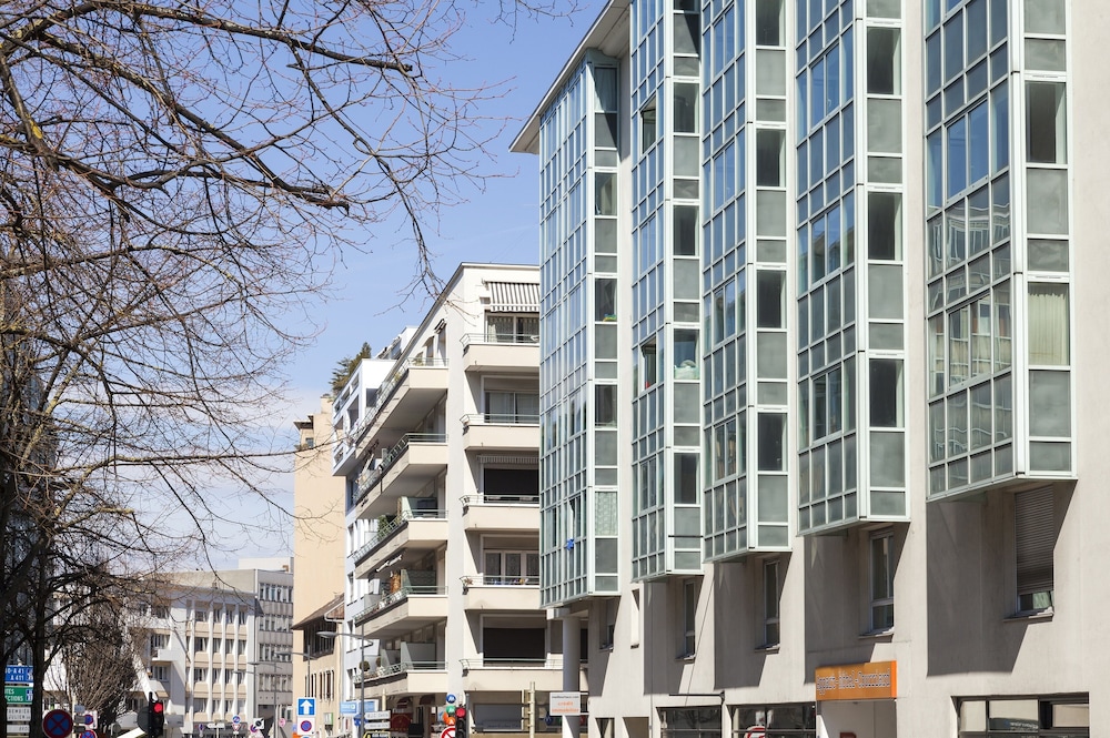 Park And Suites Annemasse 1/17