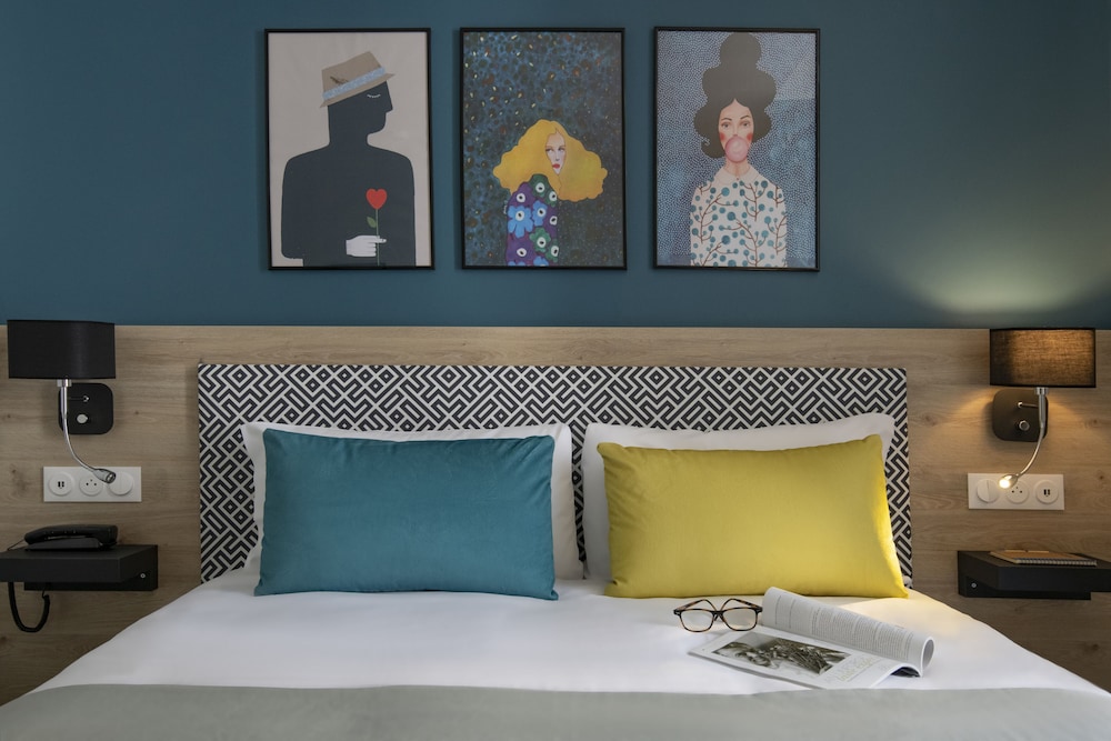 Bristol Hotel 32/61