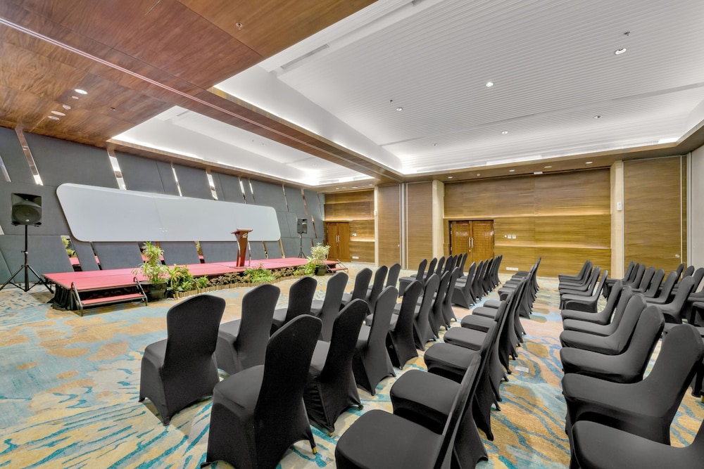 Hotel Ciputra Cibubur managed by Swiss-Belhotel International 68/75