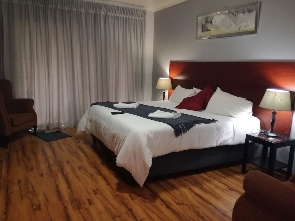 21 On Coetzee Guest House 3/22