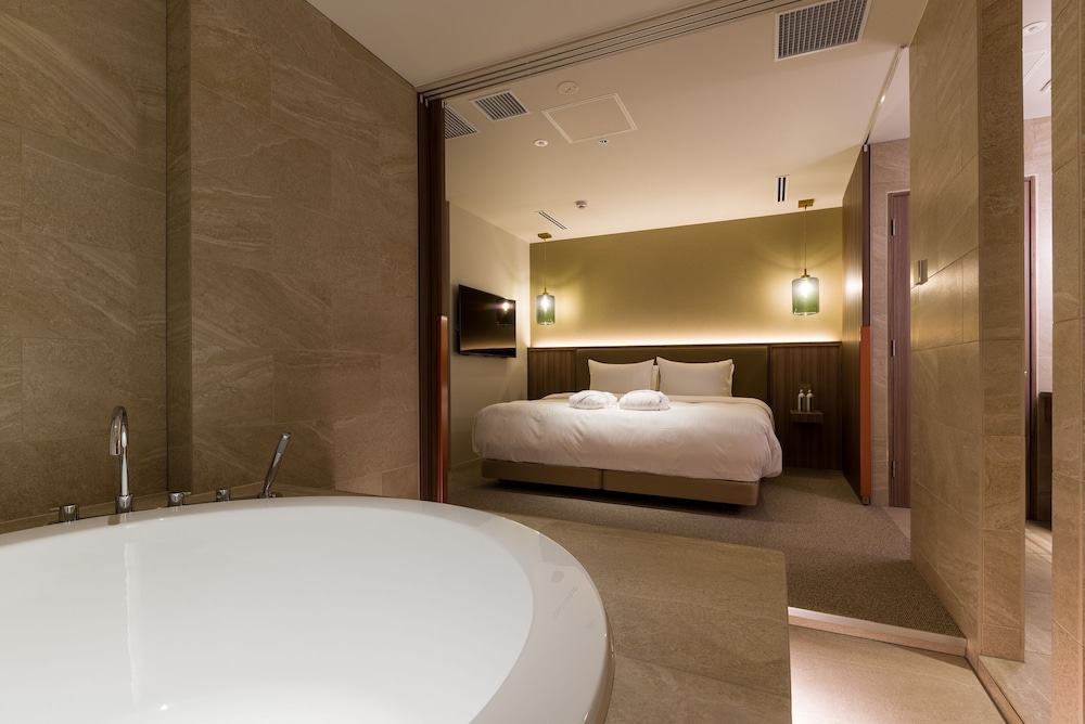 LUXURY, DOUBLE BED