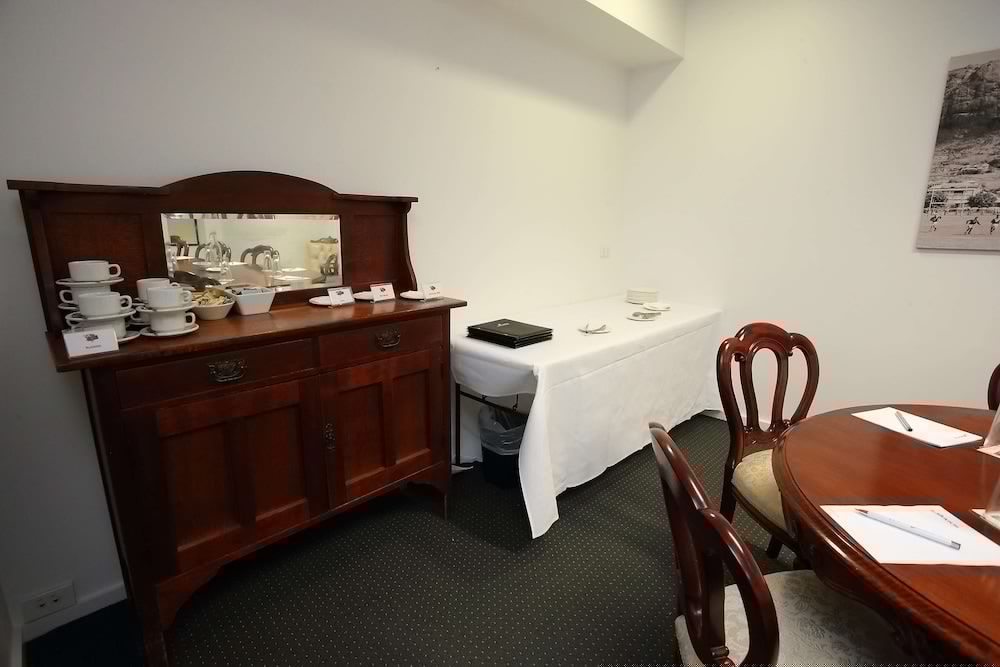 Oaks Townsville Metropole Hotel 42/69