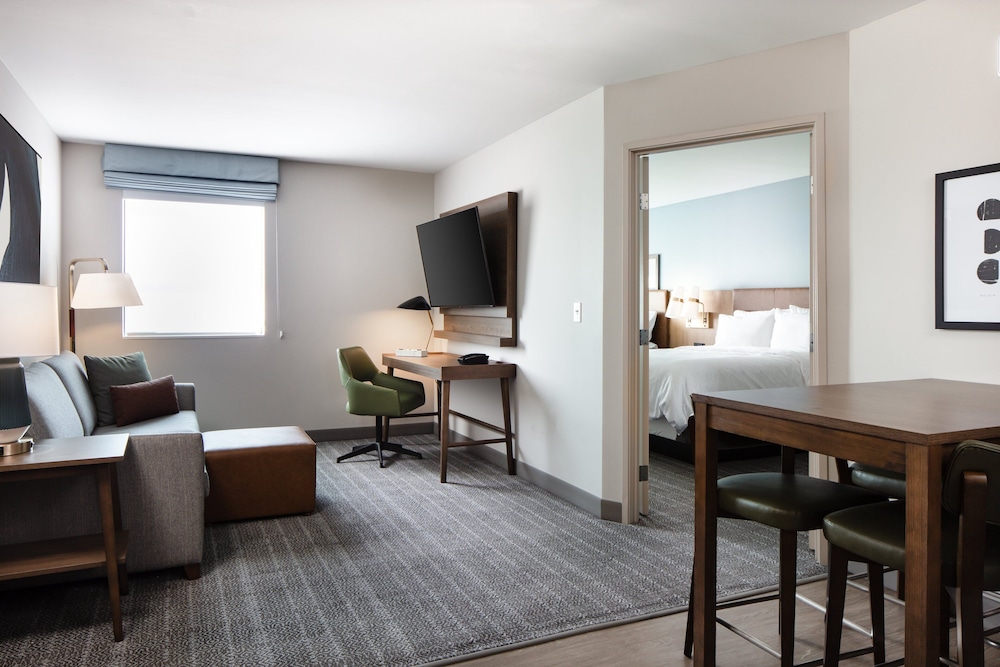Staybridge Suites Iowa City Coralville 37/50