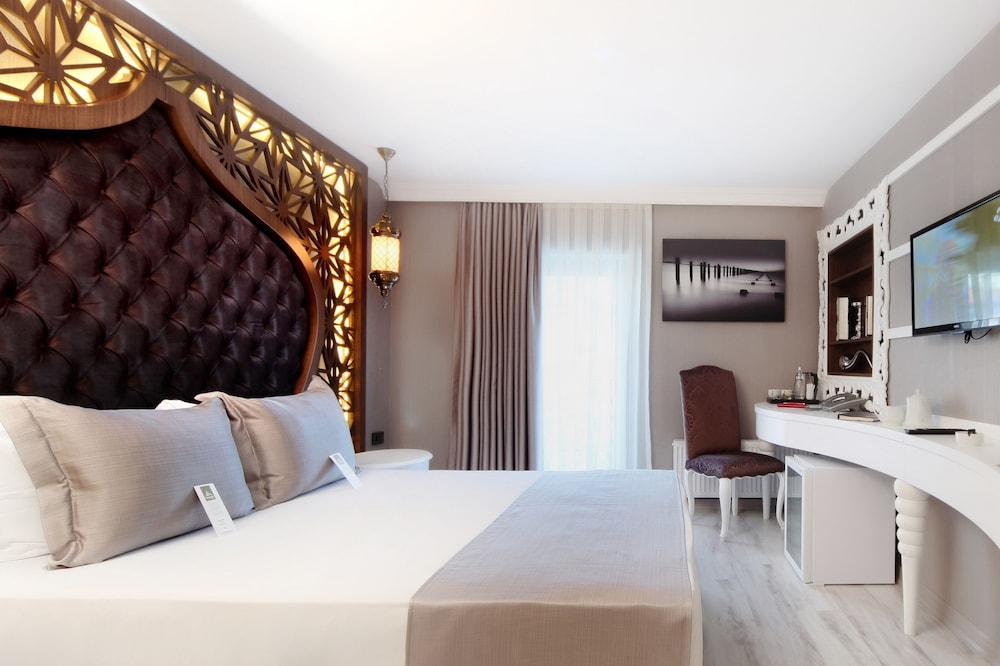 Demonti Hotel 13/69