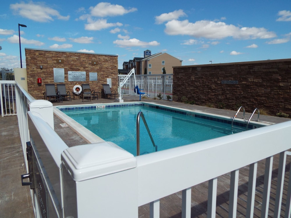FAIRFIELD INN & SUITES PECOS 2/41